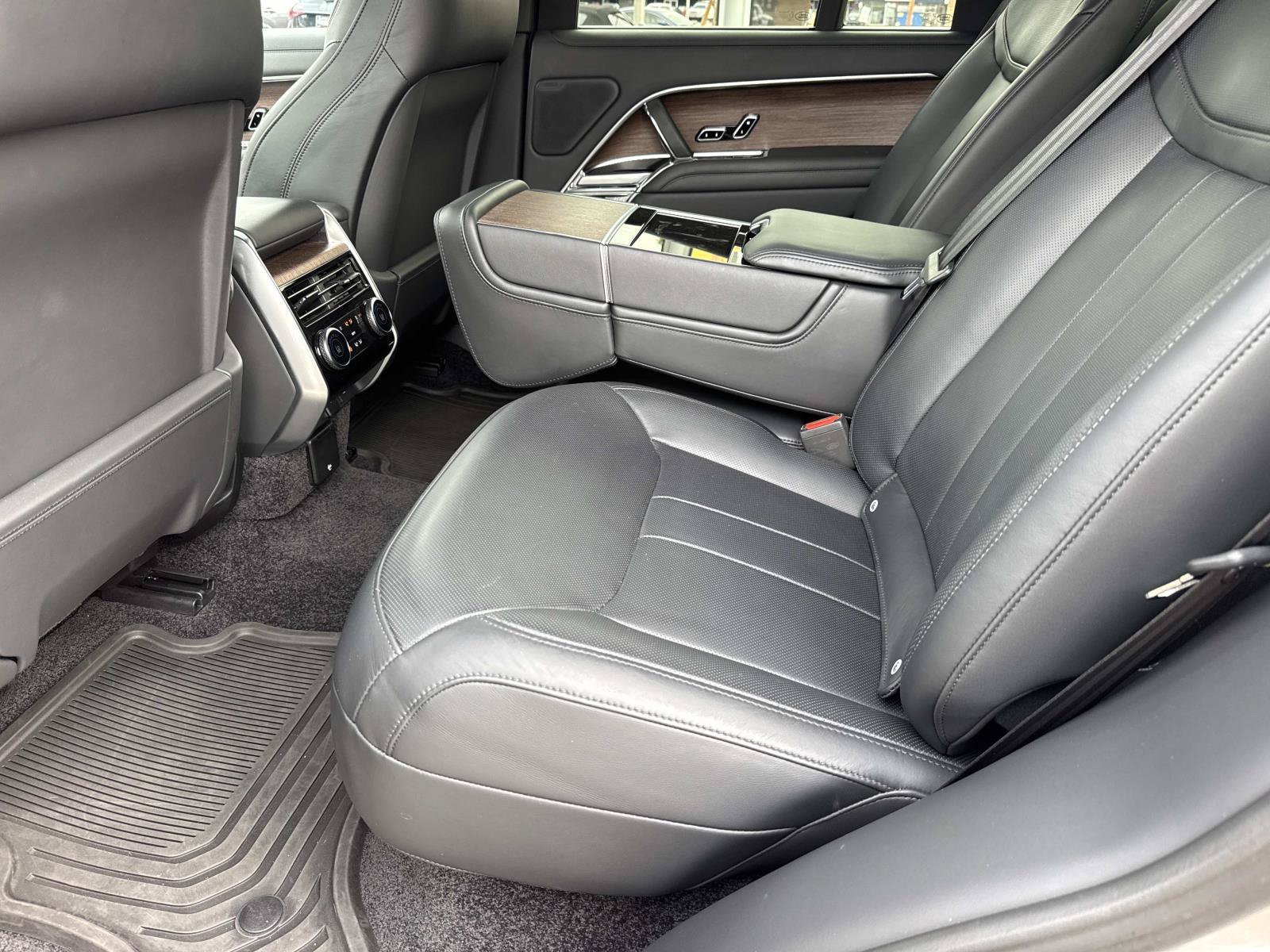 Used 2023 Land Rover Range Rover Autobiography AWD/4WD image 15