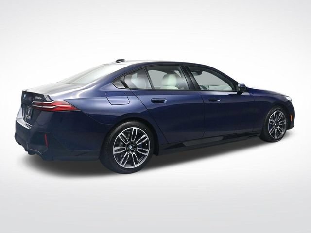 New 2027 BMW 550e xDrive AWD/4WD image 4