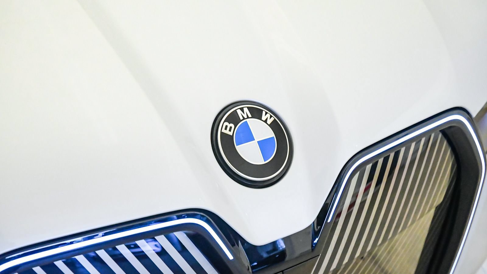 Used 2026 BMW iX xDrive60 AWD/4WD image 8