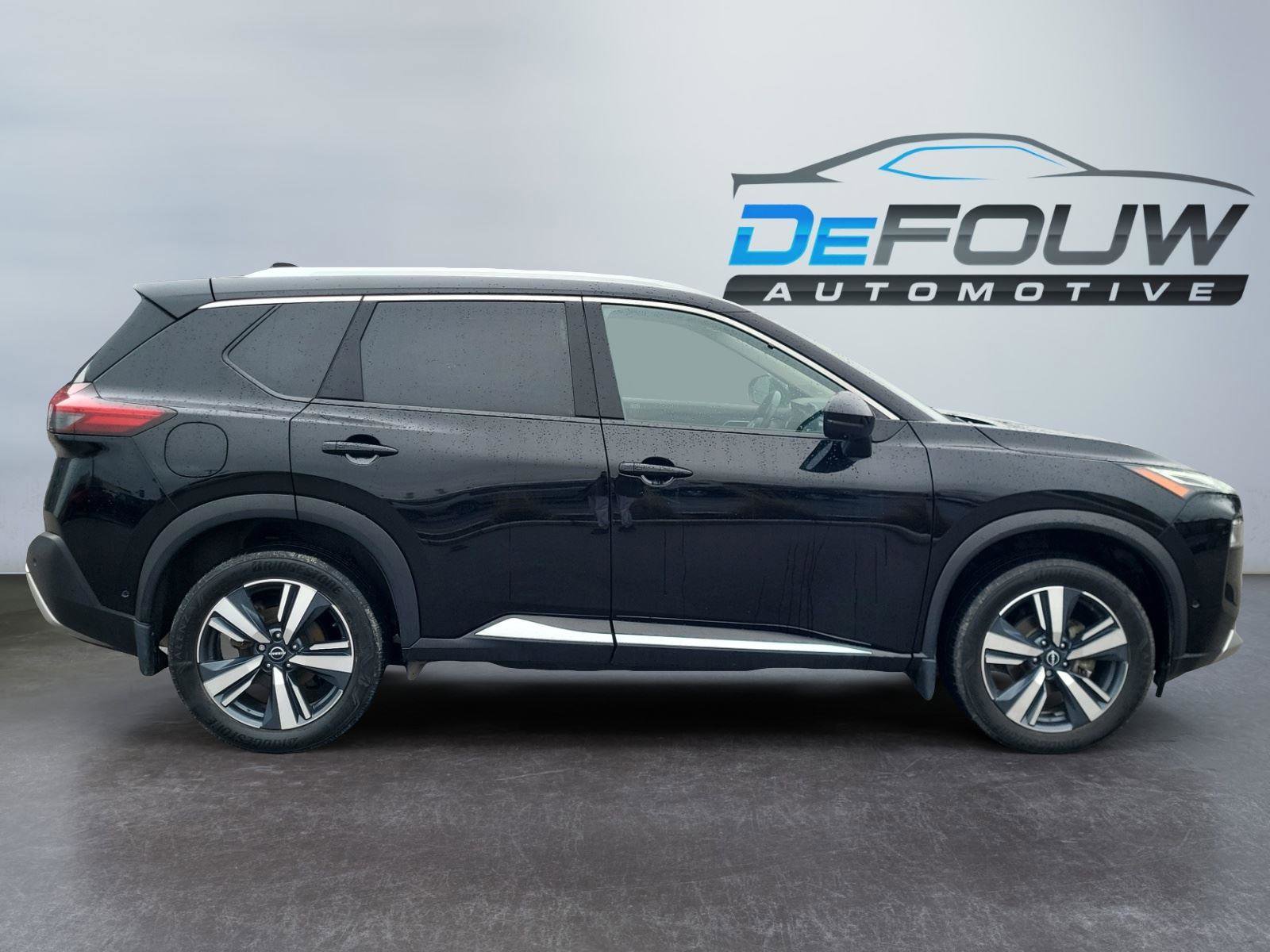 Used 2023 Nissan Rogue Platinum image 2