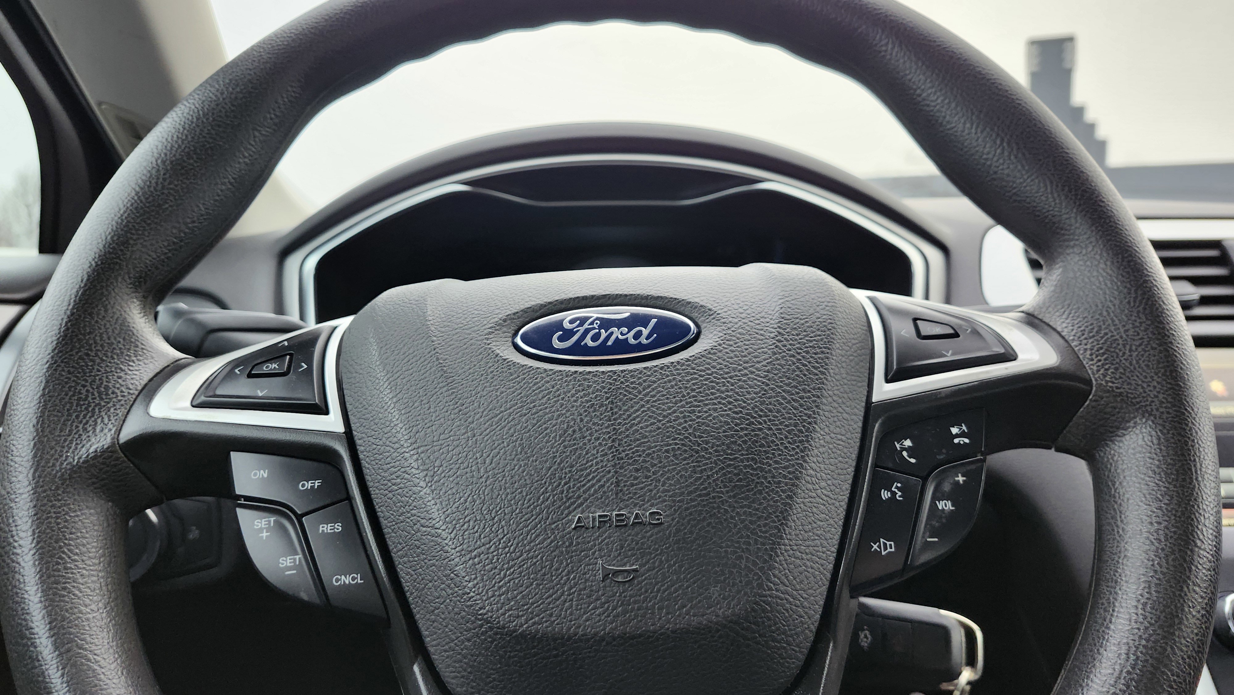 Used 2016 Ford Fusion SE image 26