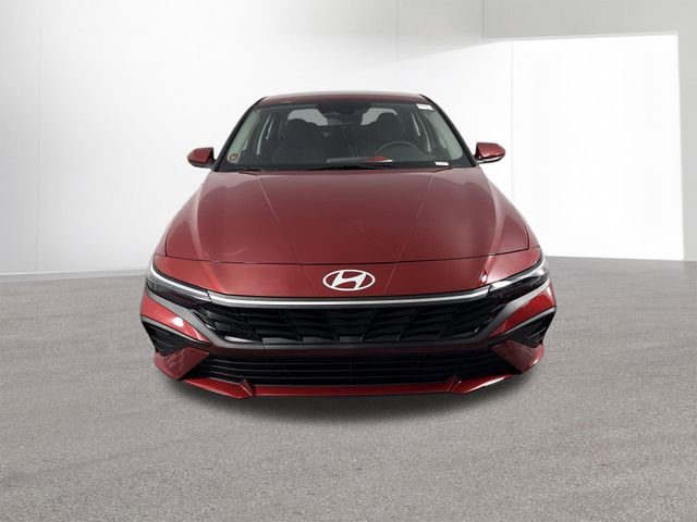 Used 2025 Hyundai Elantra Blue FWD image 16