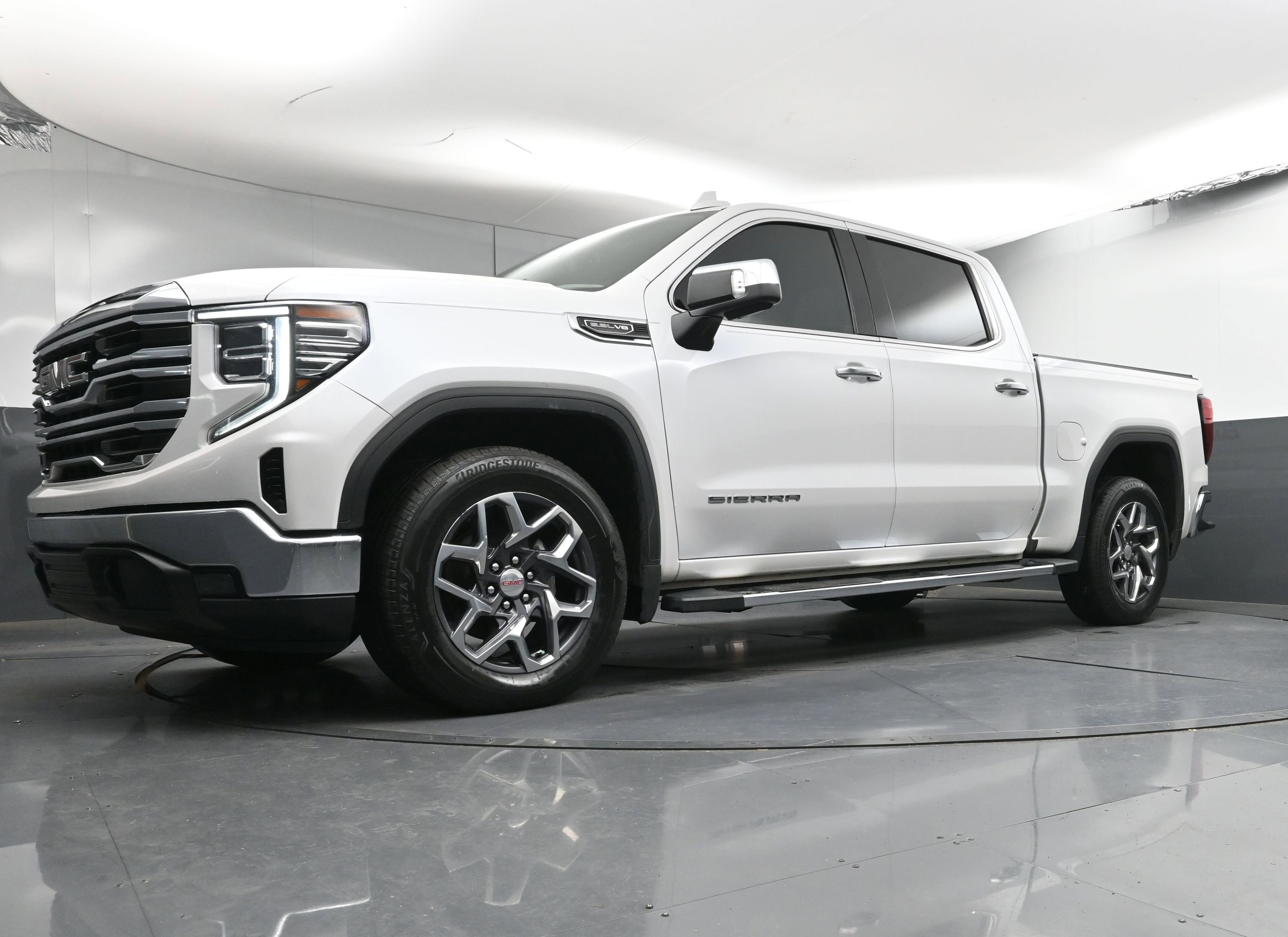 Used 2023 GMC Sierra 1500 SLT w/ SLT Premium Package image 30