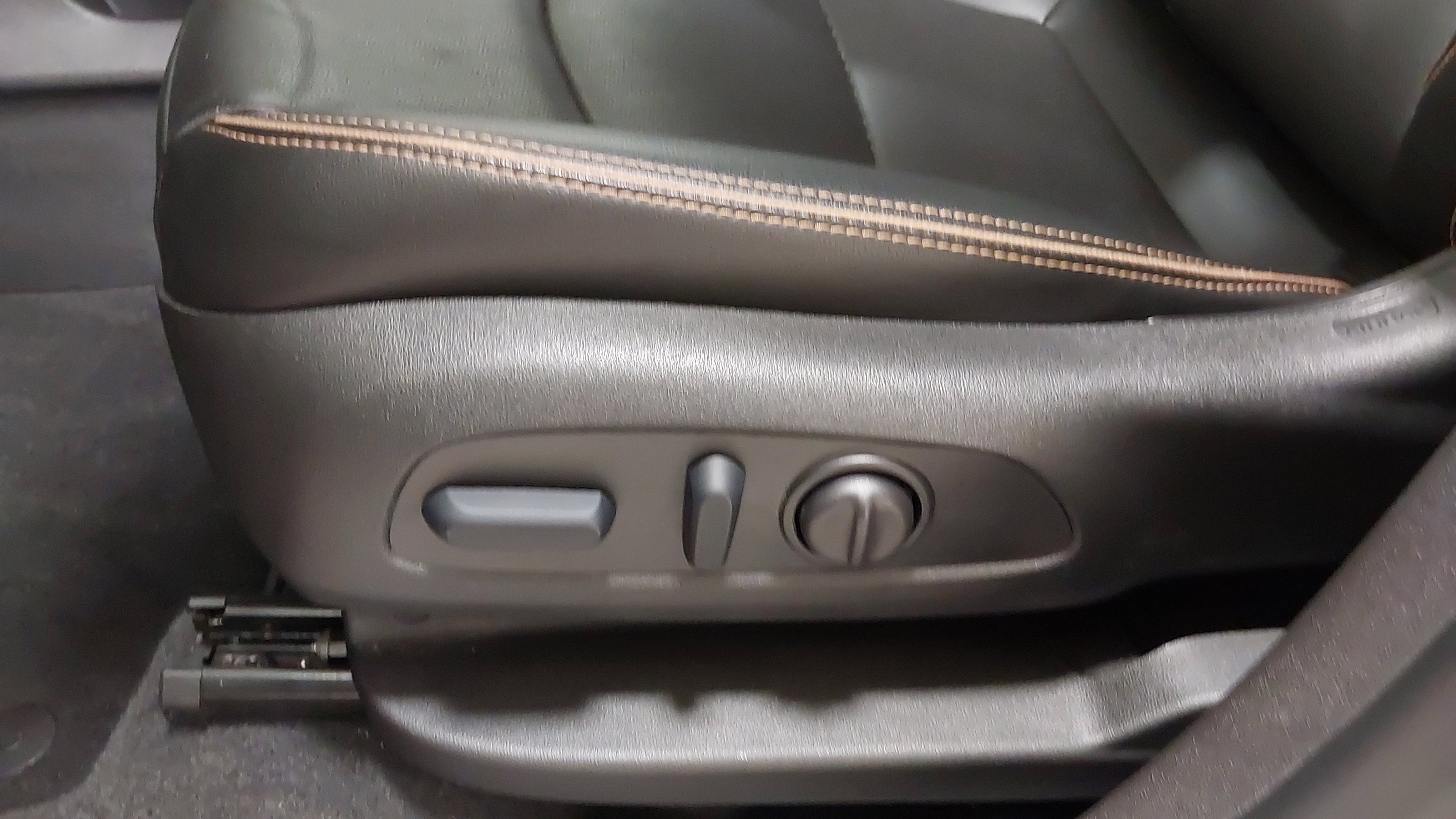 Used 2024 GMC Terrain AT4 AWD/4WD image 22