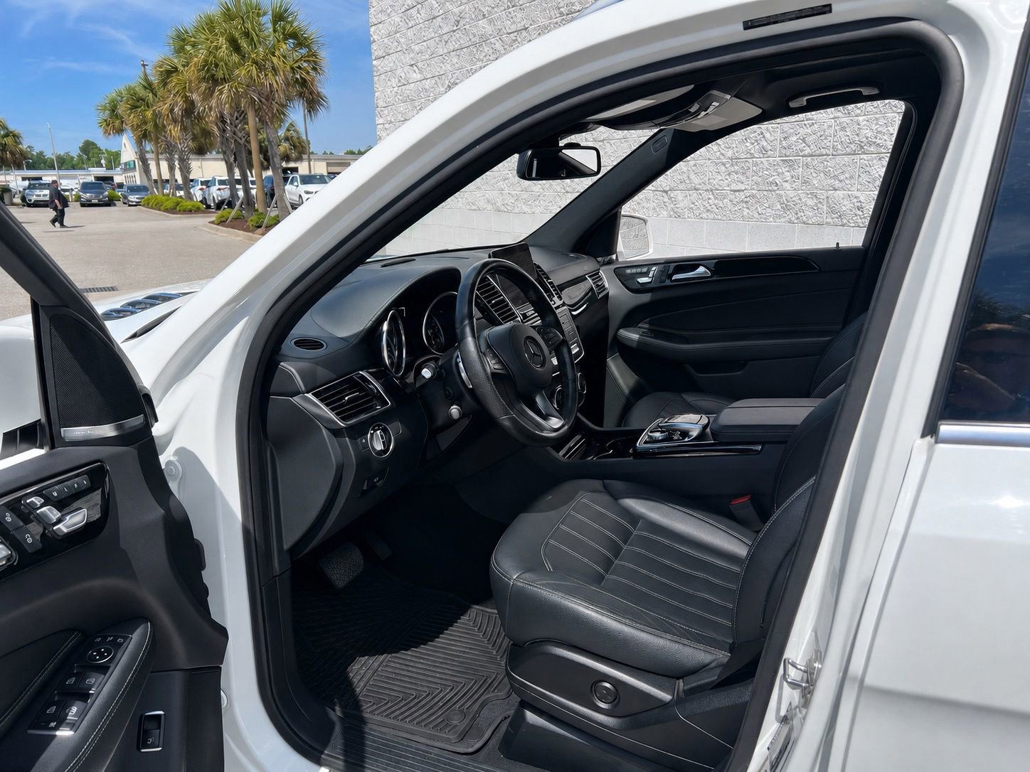 Used 2019 Mercedes-Benz GLS 450 4MATIC image 2