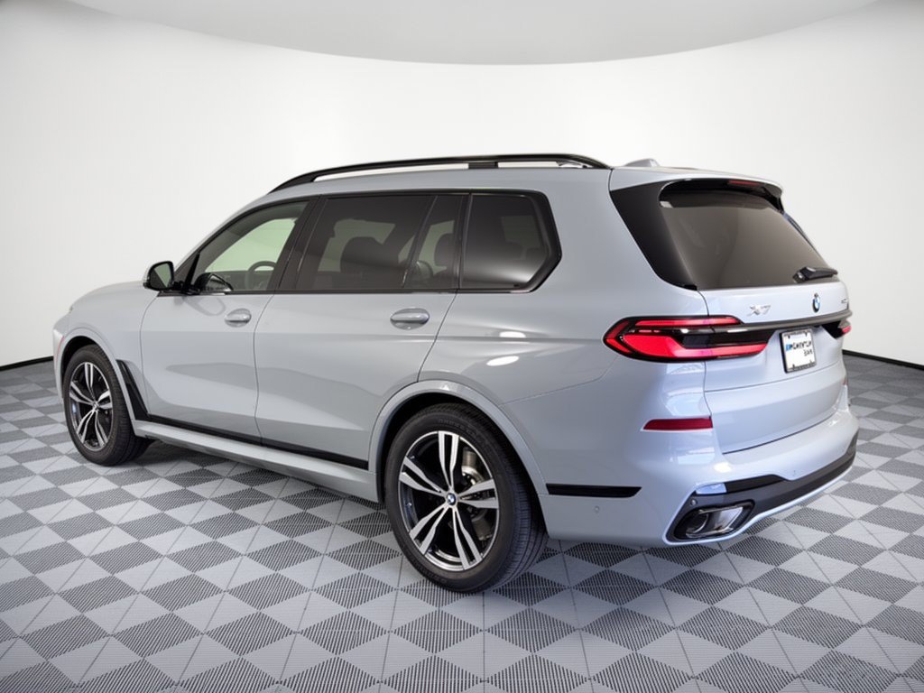 New 2027 BMW X7 xDrive40i w/ M Sport Package AWD/4WD image 3