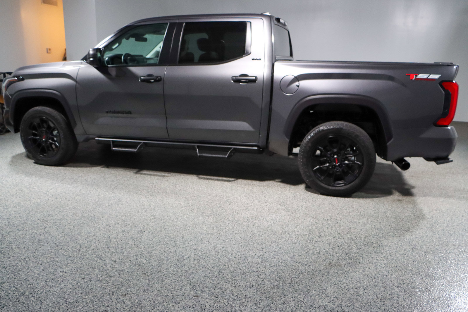 Used 2024 Toyota Tundra SR5 AWD/4WD image 10