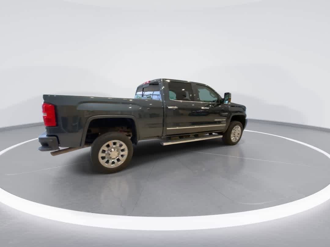 Used 2019 GMC Sierra 2500 Denali w/ Suspension Package, Off-Road AWD/4WD image 9