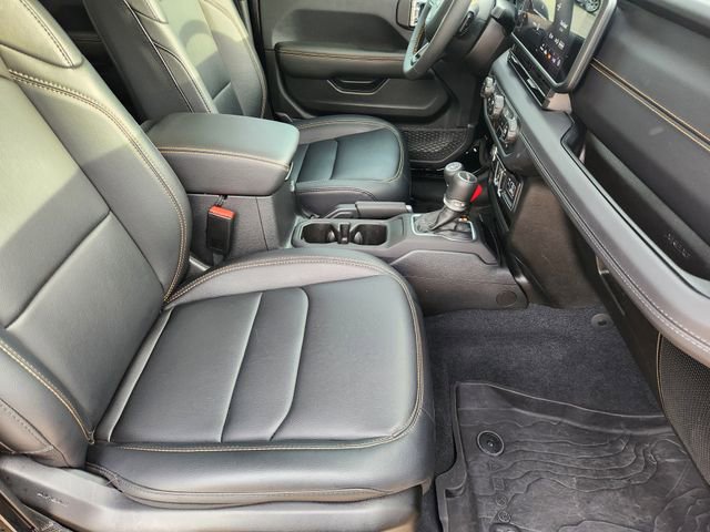 Used 2024 Jeep Gladiator Sport AWD/4WD image 20