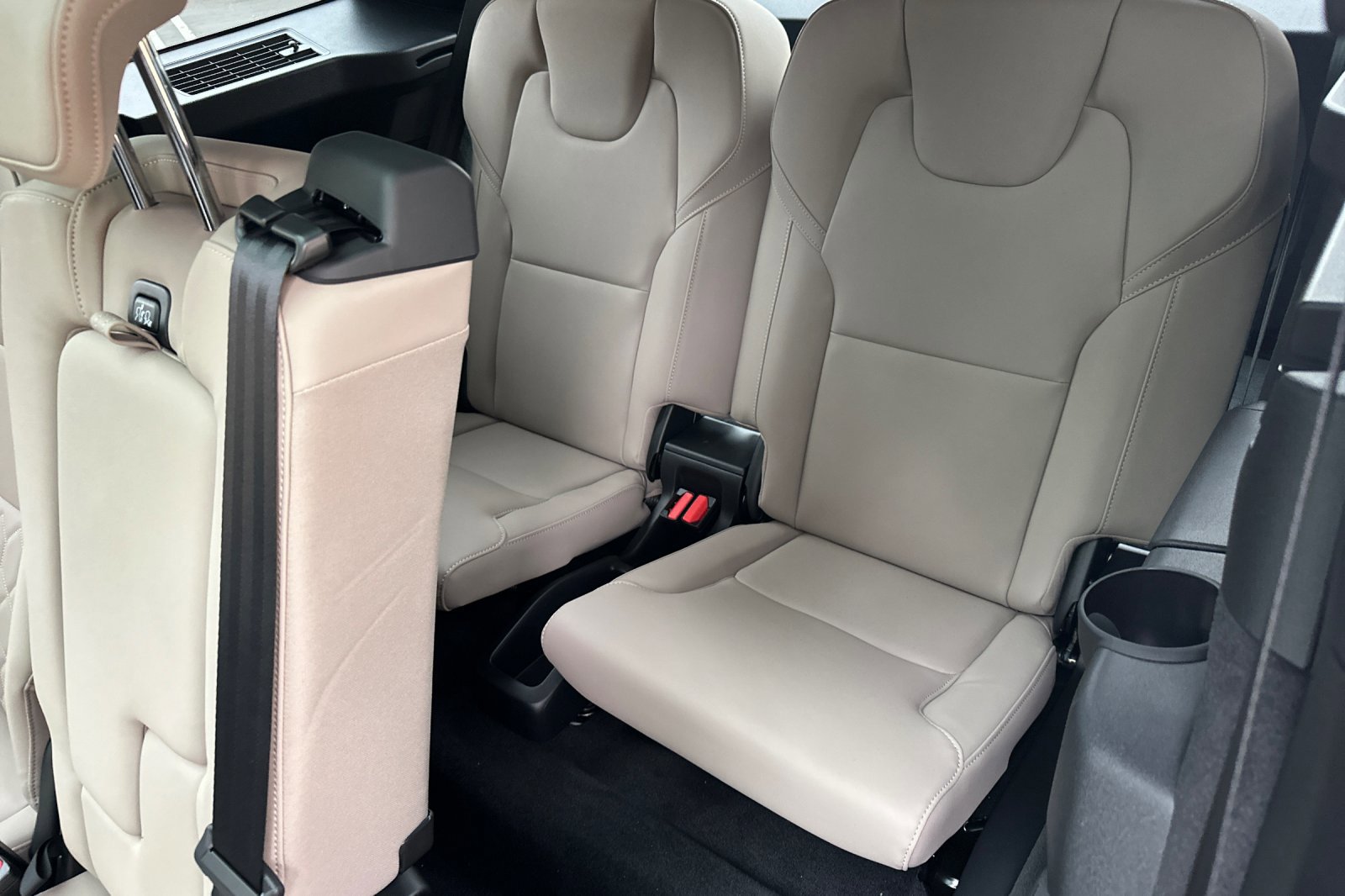 New 2026 Volvo XC90 B6 Plus image 13