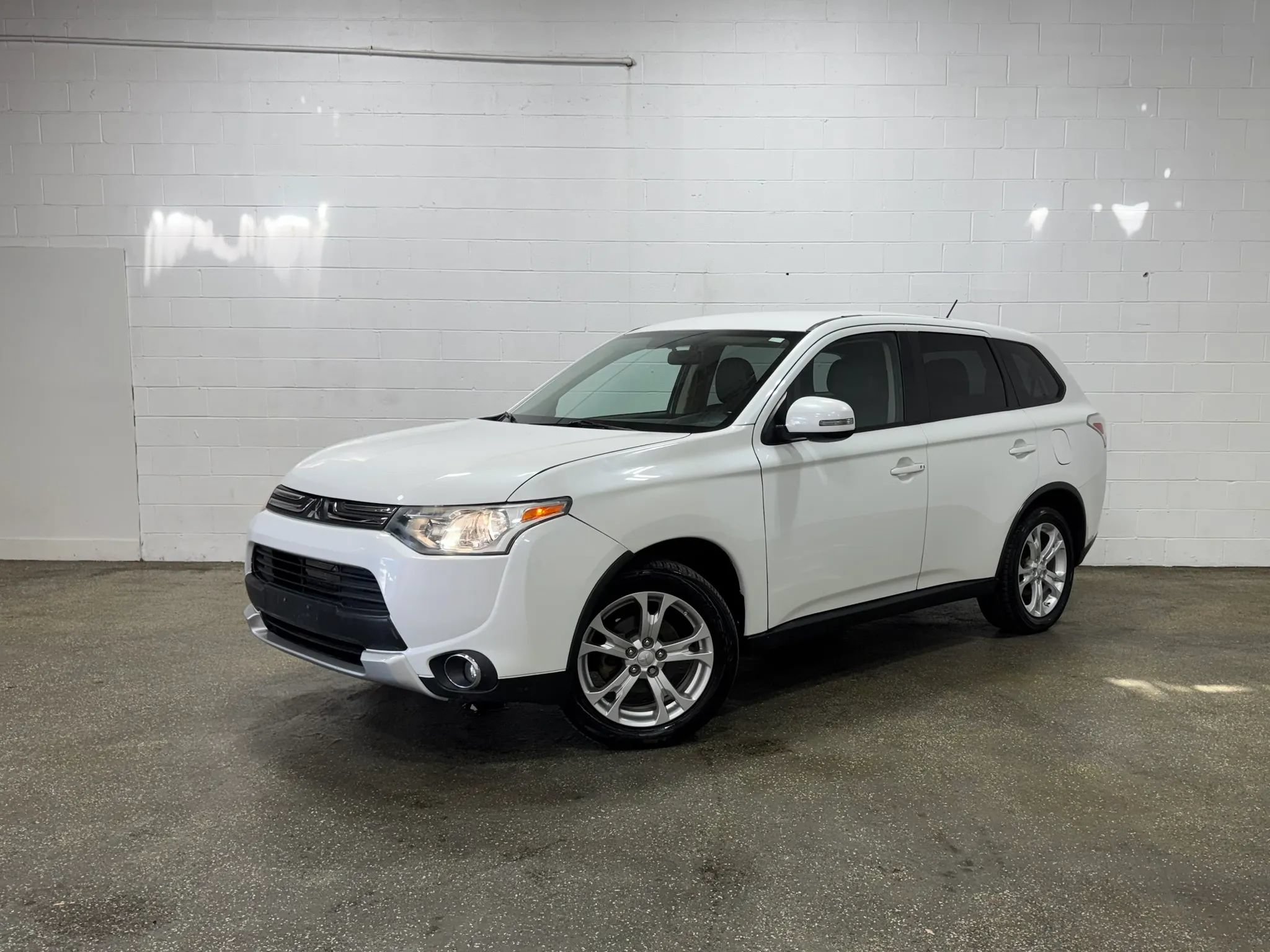Used 2015 Mitsubishi Outlander SE FWD image 7