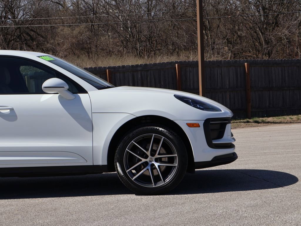 Certified 2023 Porsche Macan image 10