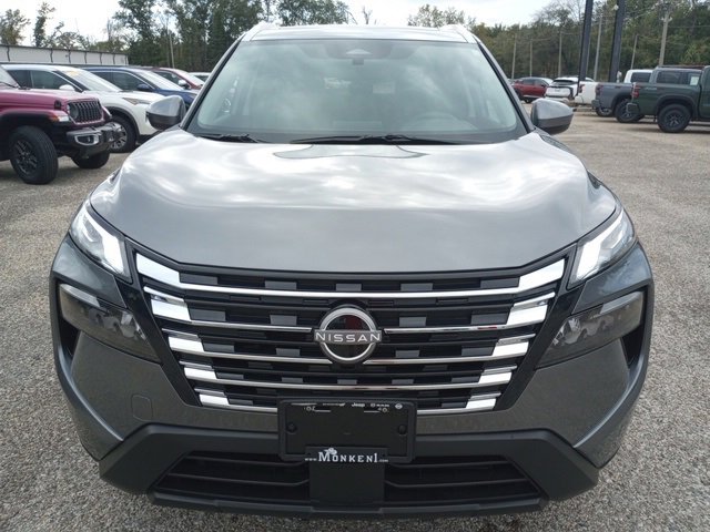 Certified 2025 Nissan Rogue SV w/ SV Premium Package image 8