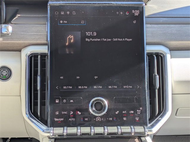 Used 2024 GMC Acadia Denali image 18