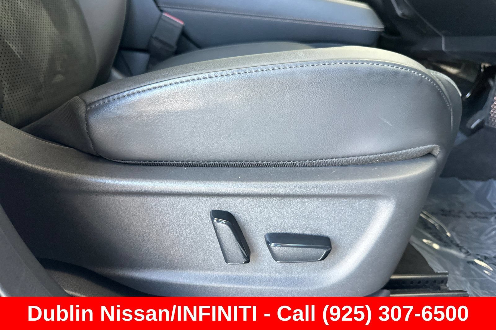 Used 2023 Nissan Ariya FWD image 23