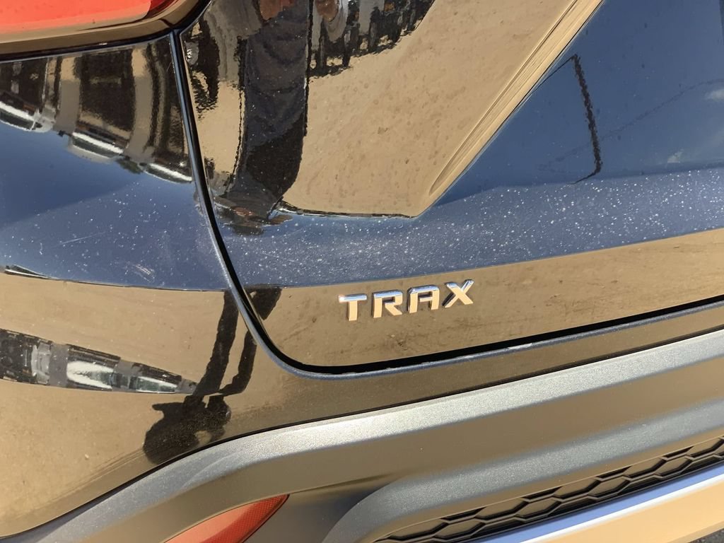 Certified 2024 Chevrolet Trax LT FWD image 30