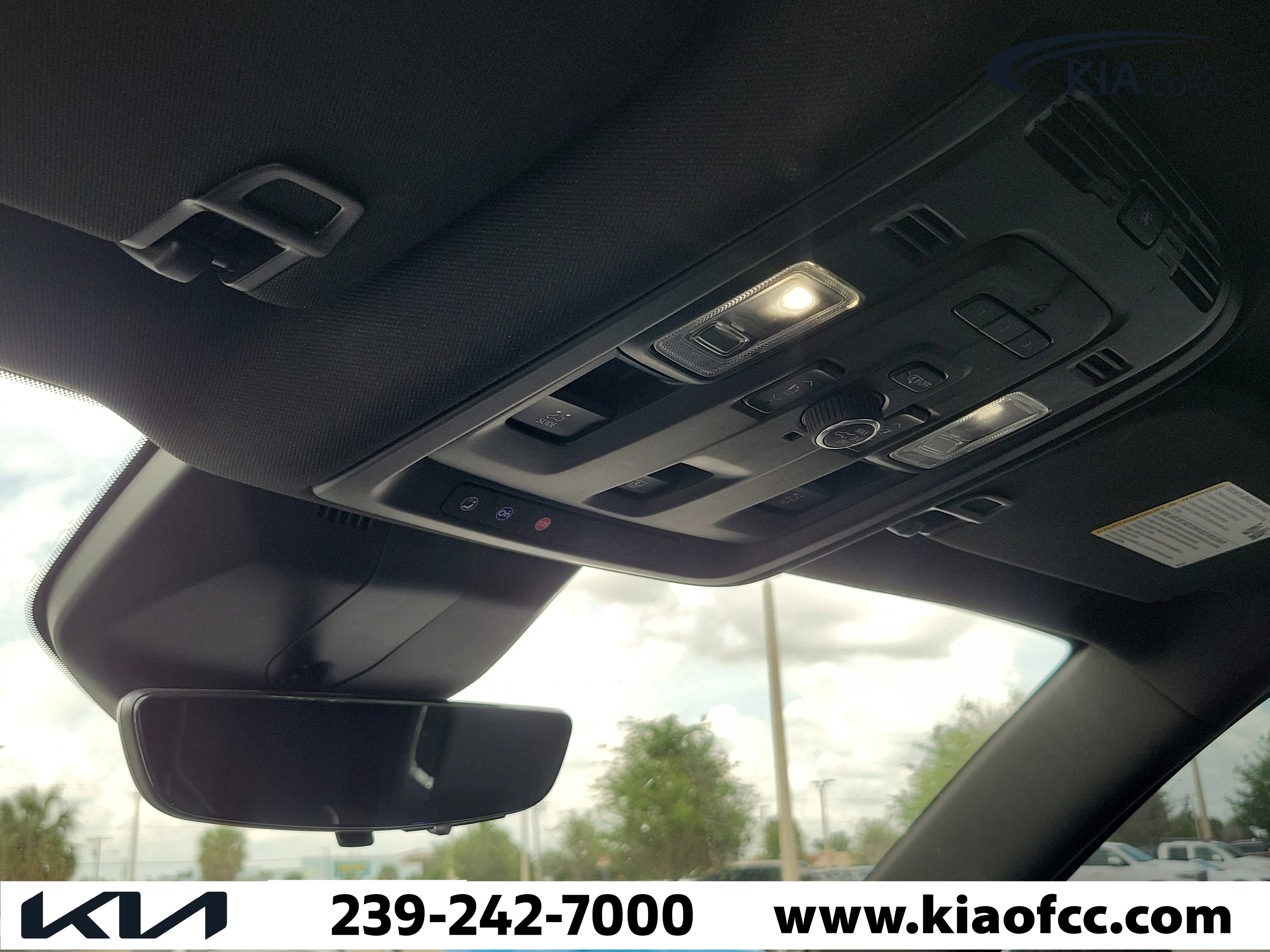 Used 2021 Cadillac Escalade Premium Luxury image 28