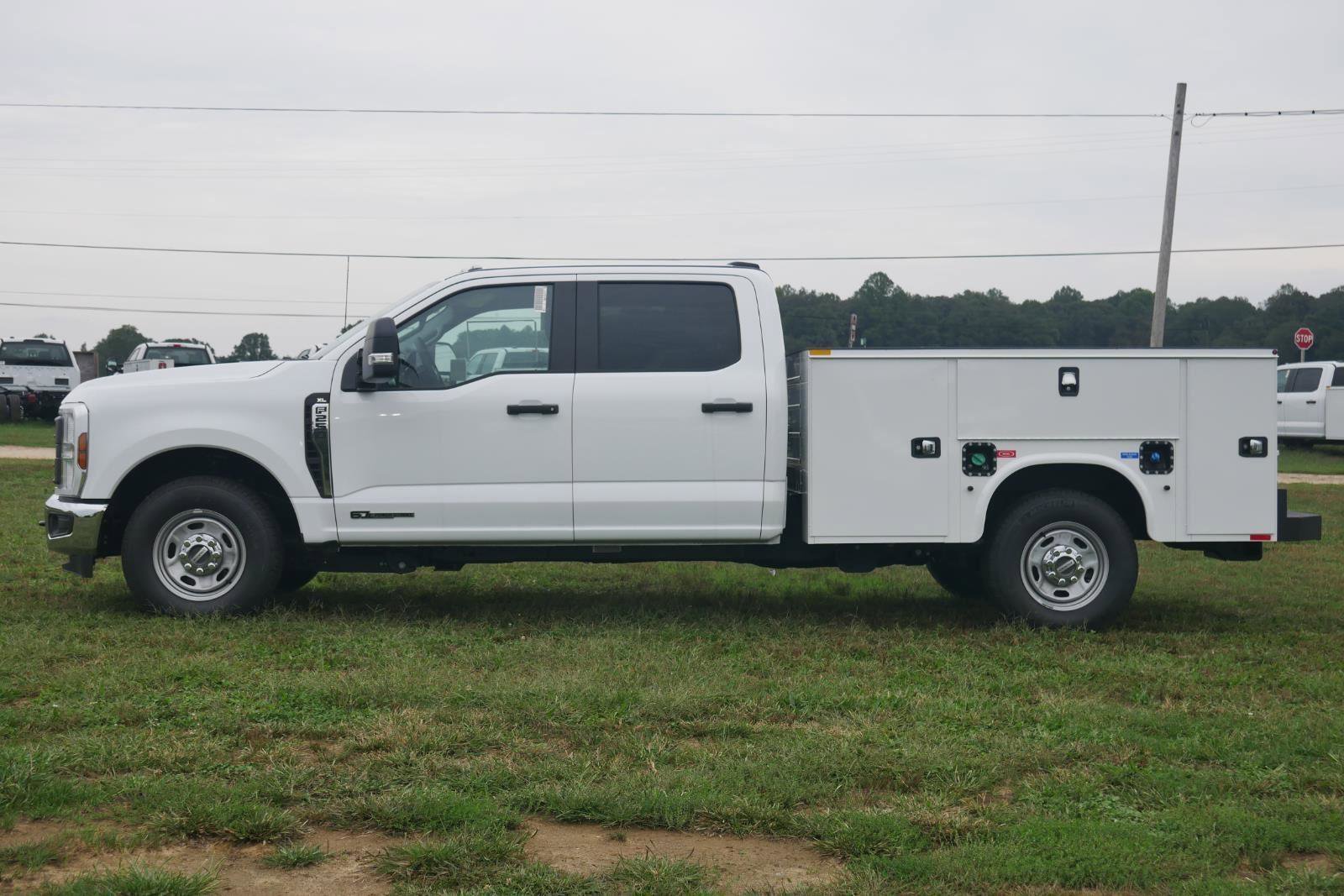 New 2025 Ford F250 XL w/ XL Chrome Package image 11