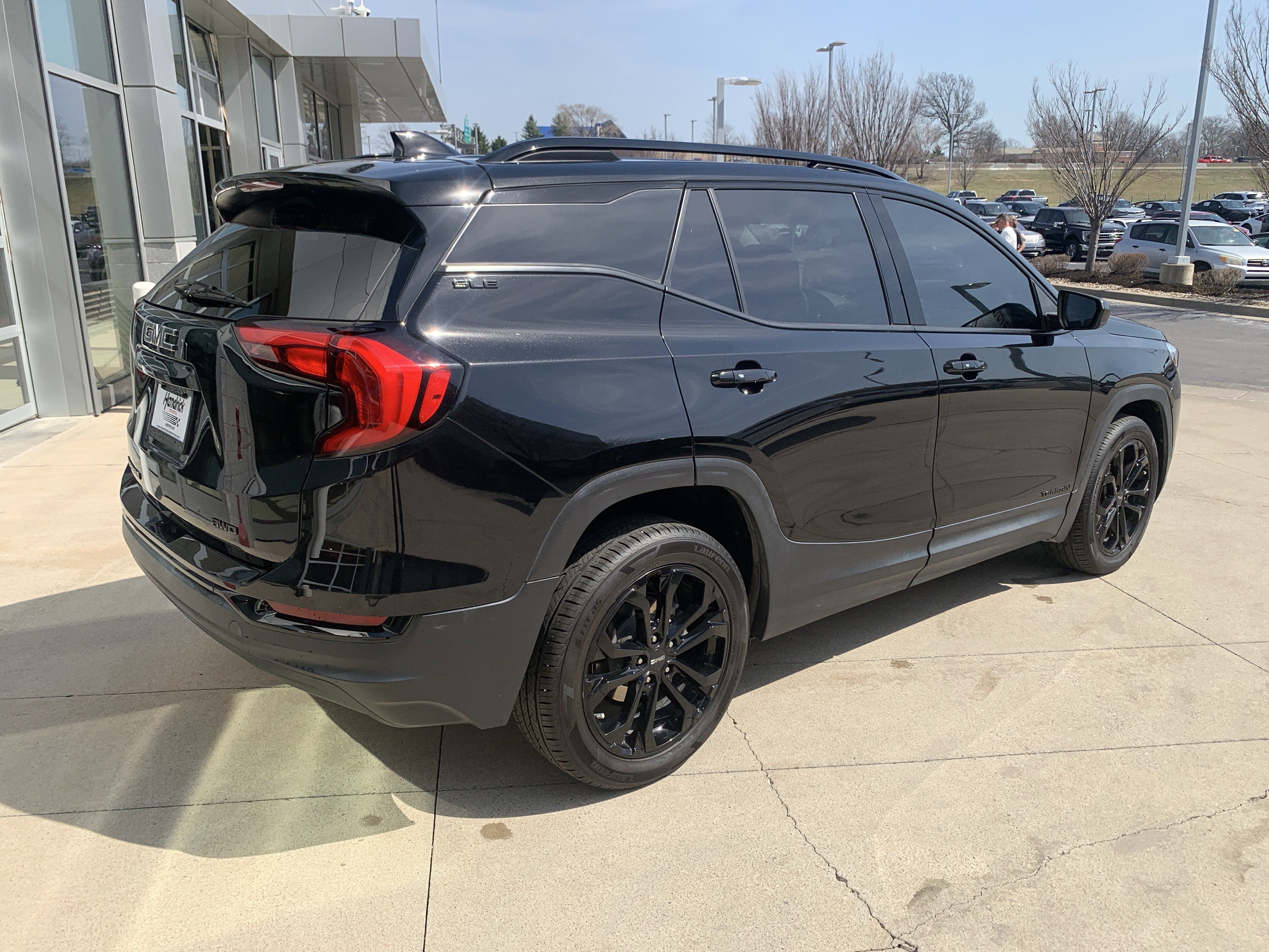 Used 2021 GMC Terrain SLE w/ Elevation Edition image 6