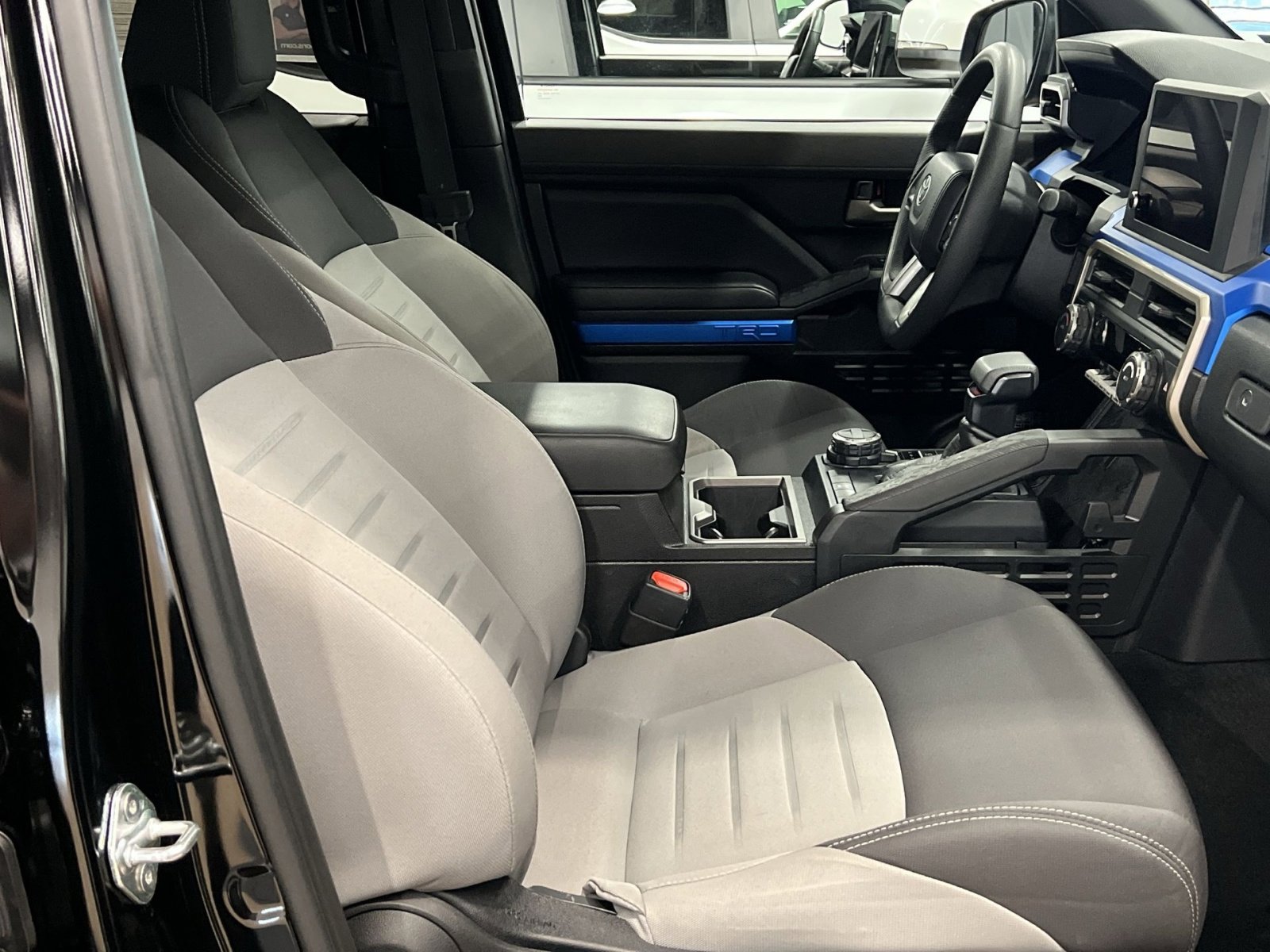 Used 2025 Toyota Tacoma TRD Off-Road image 23