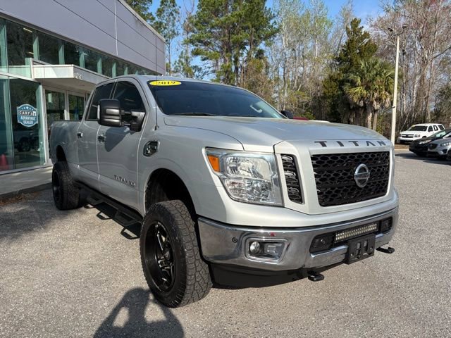 Used 2019 Nissan Titan SV w/ SV Convenience Package image 7