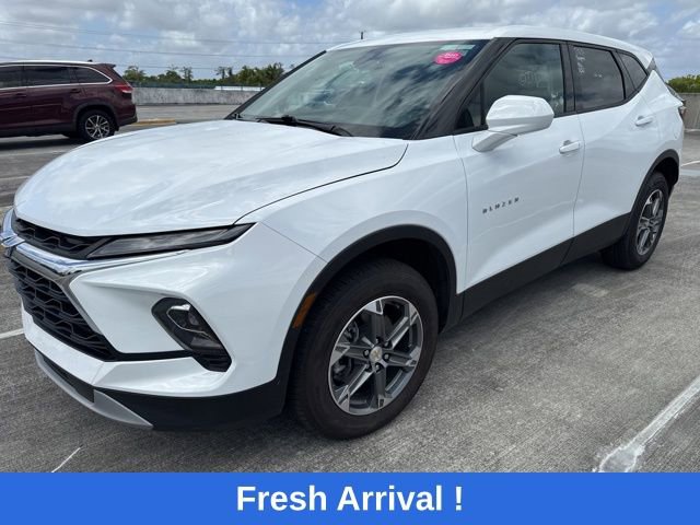 Used 2025 Chevrolet Blazer LT image 1
