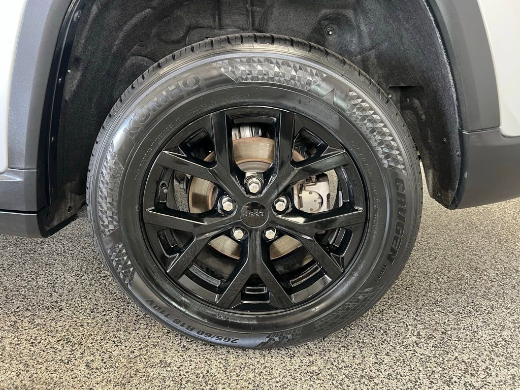 Used 2024 Jeep Grand Cherokee Altitude image 22