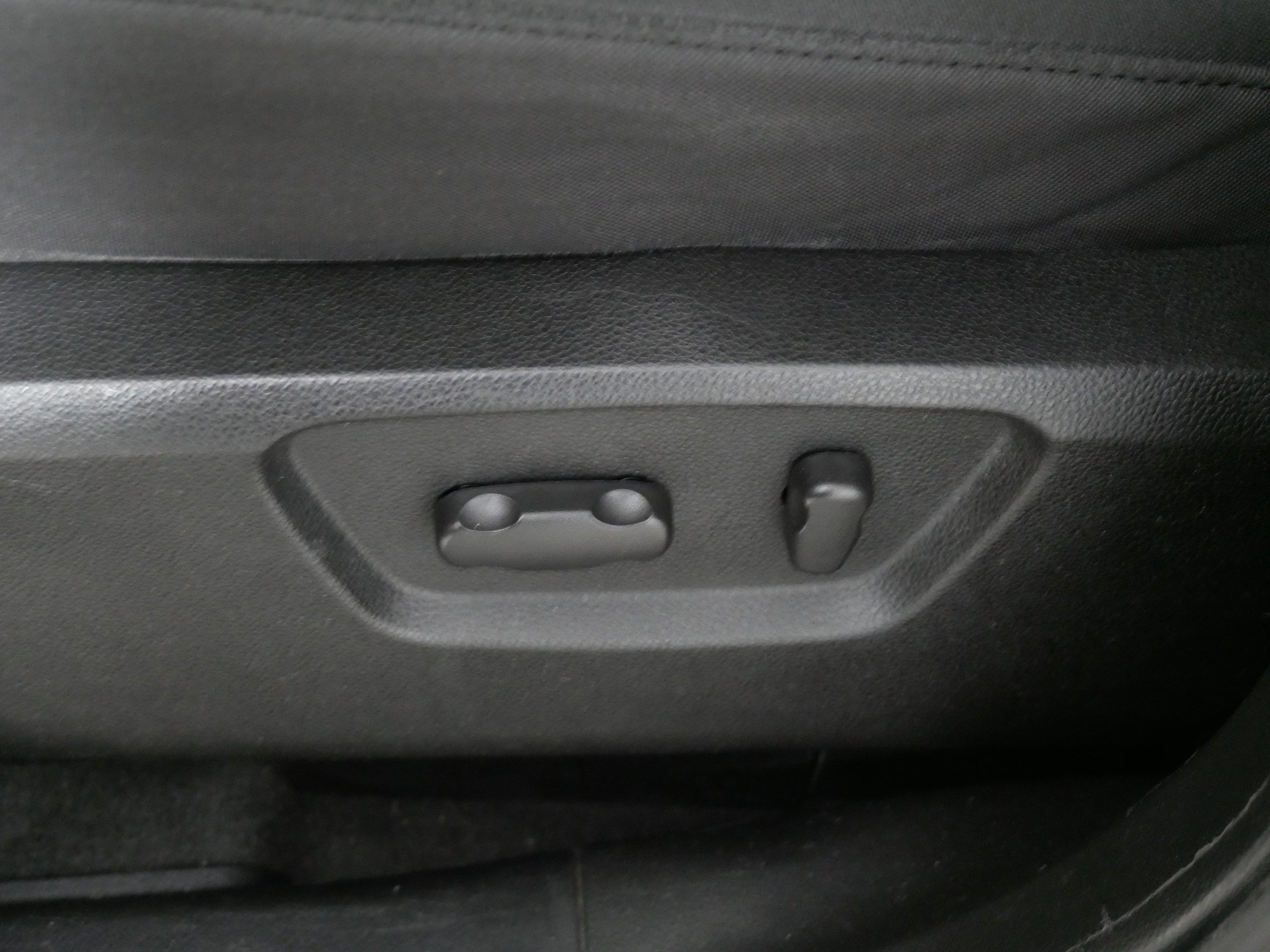 Used 2014 Chevrolet Captiva Sport LT FWD image 20