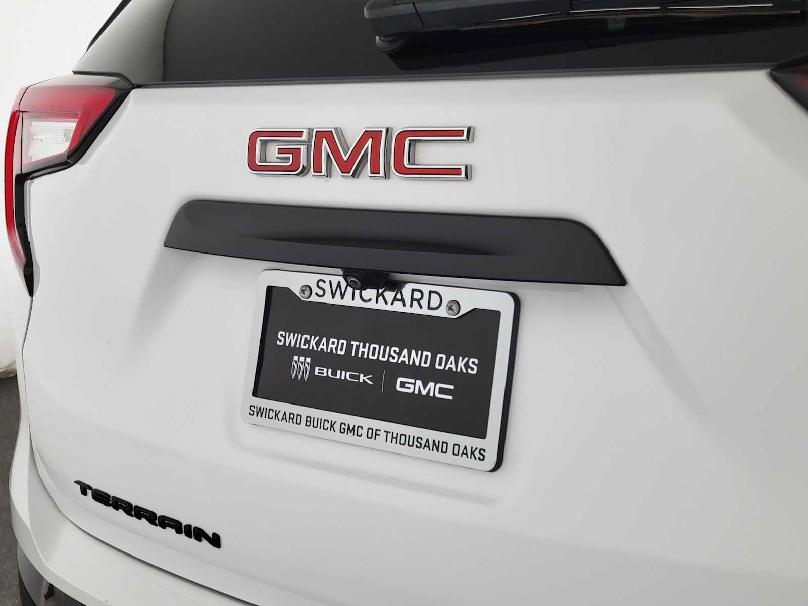 Used 2022 GMC Terrain SLT w/ Infotainment Package II FWD image 13