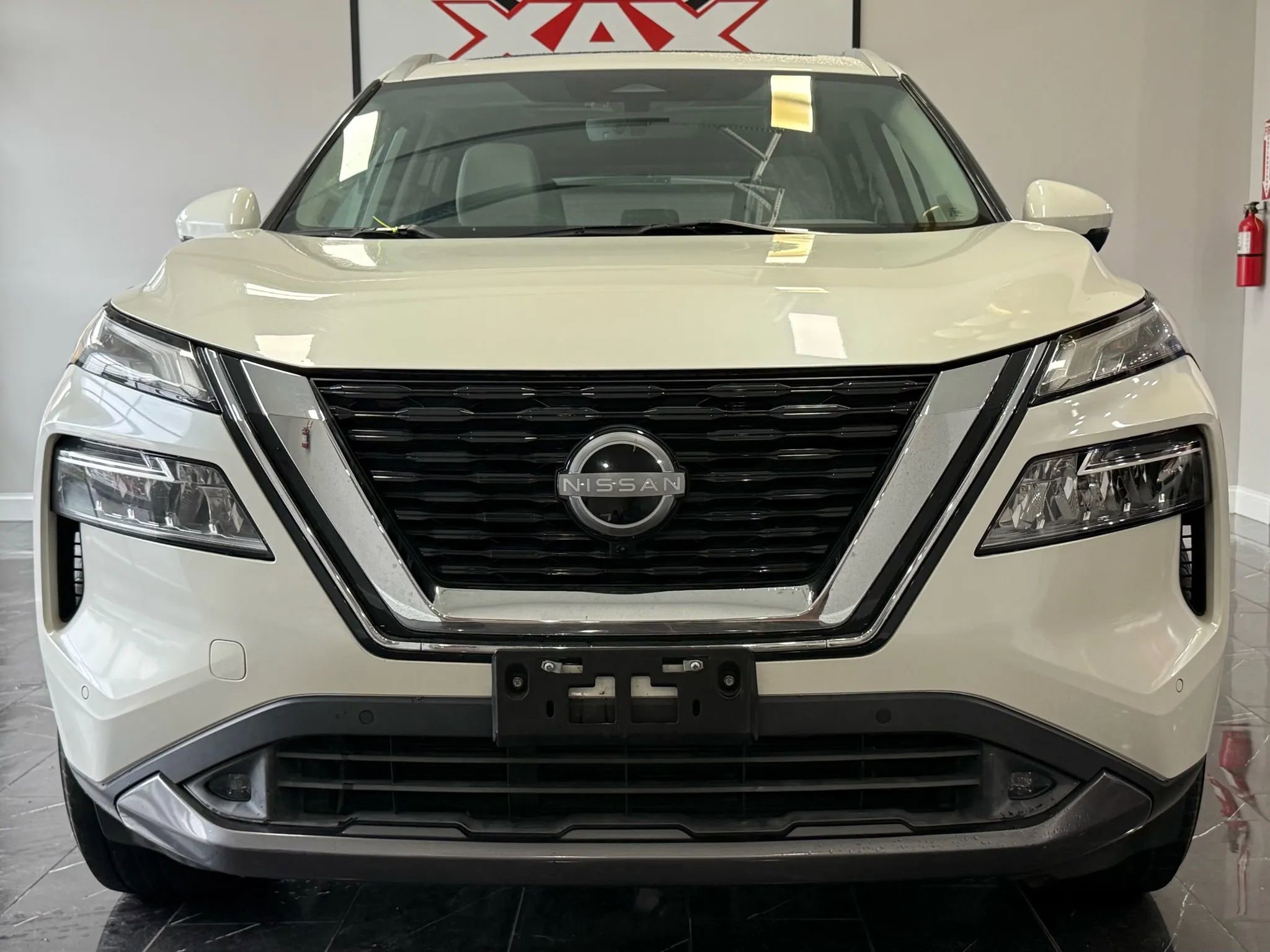 Used 2022 Nissan Rogue SL w/ SL Premium Package FWD image 2