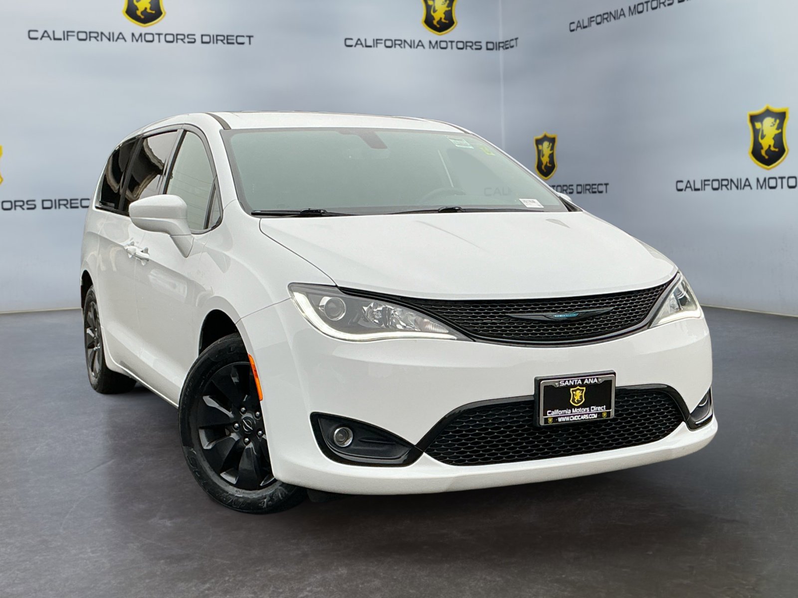 Used 2020 Chrysler Pacifica Touring w/ S Appearance Package image 3