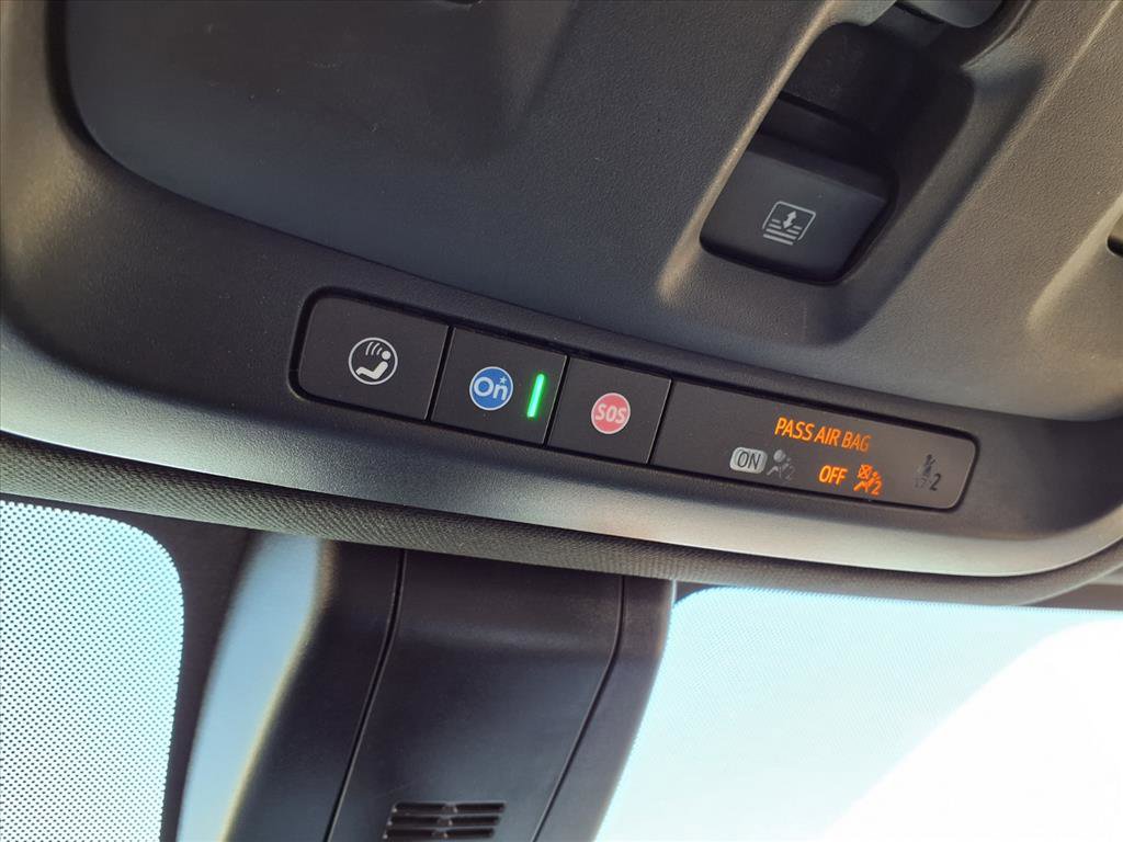 Used 2022 GMC Yukon XL Denali w/ Denali Premium Package image 23