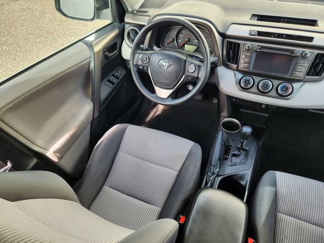 Used 2013 Toyota RAV4 LE image 11