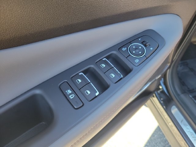 Used 2019 Hyundai Santa Fe Limited FWD image 9
