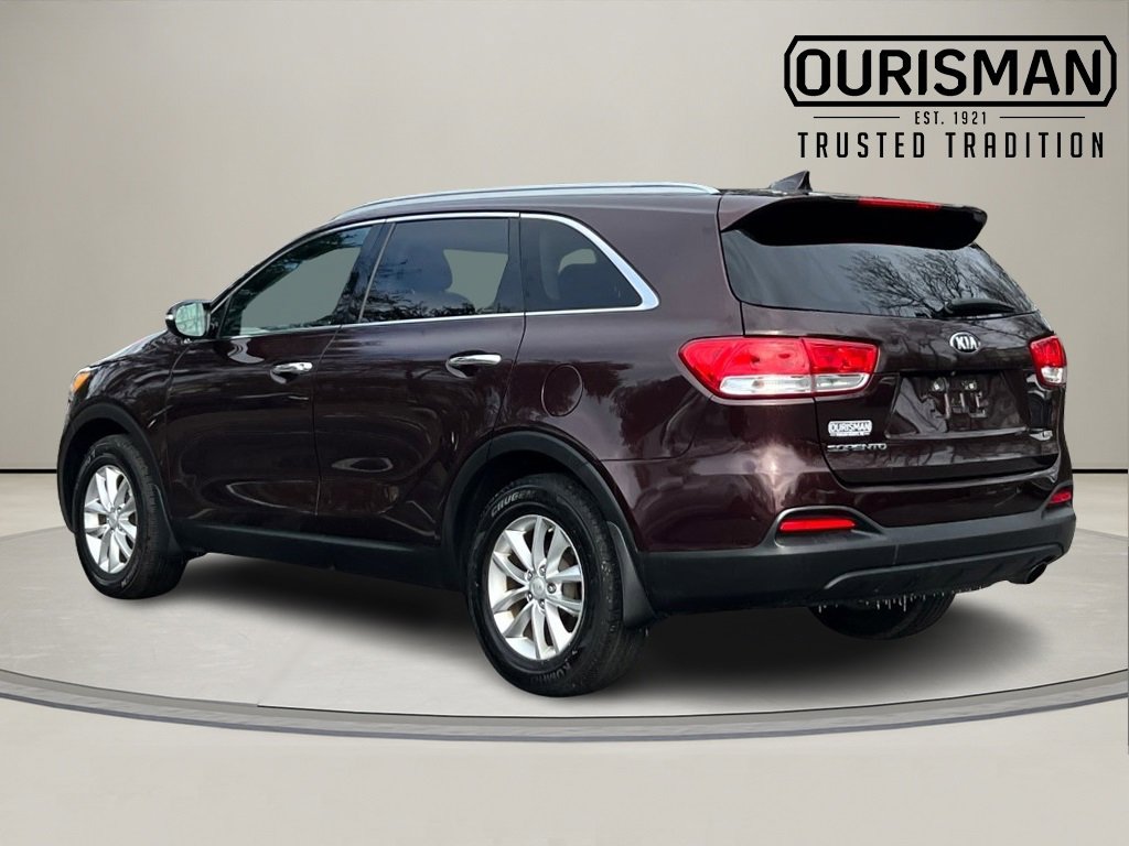 Used 2016 Kia Sorento LX image 4