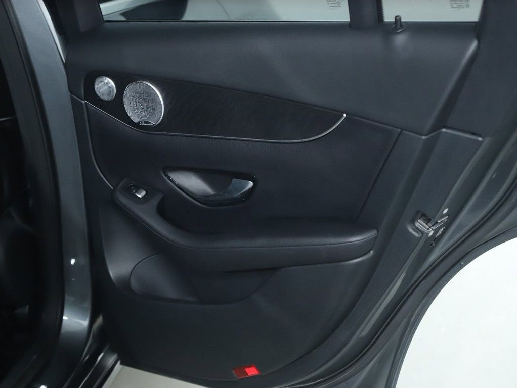 Used 2018 Mercedes-Benz GLC 300 4MATIC image 33