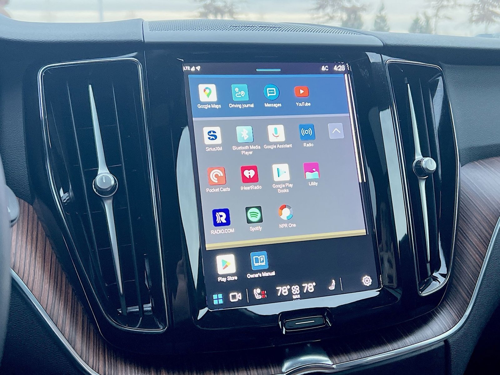 Used 2023 Volvo XC60 B5 Plus w/ Climate Package image 18