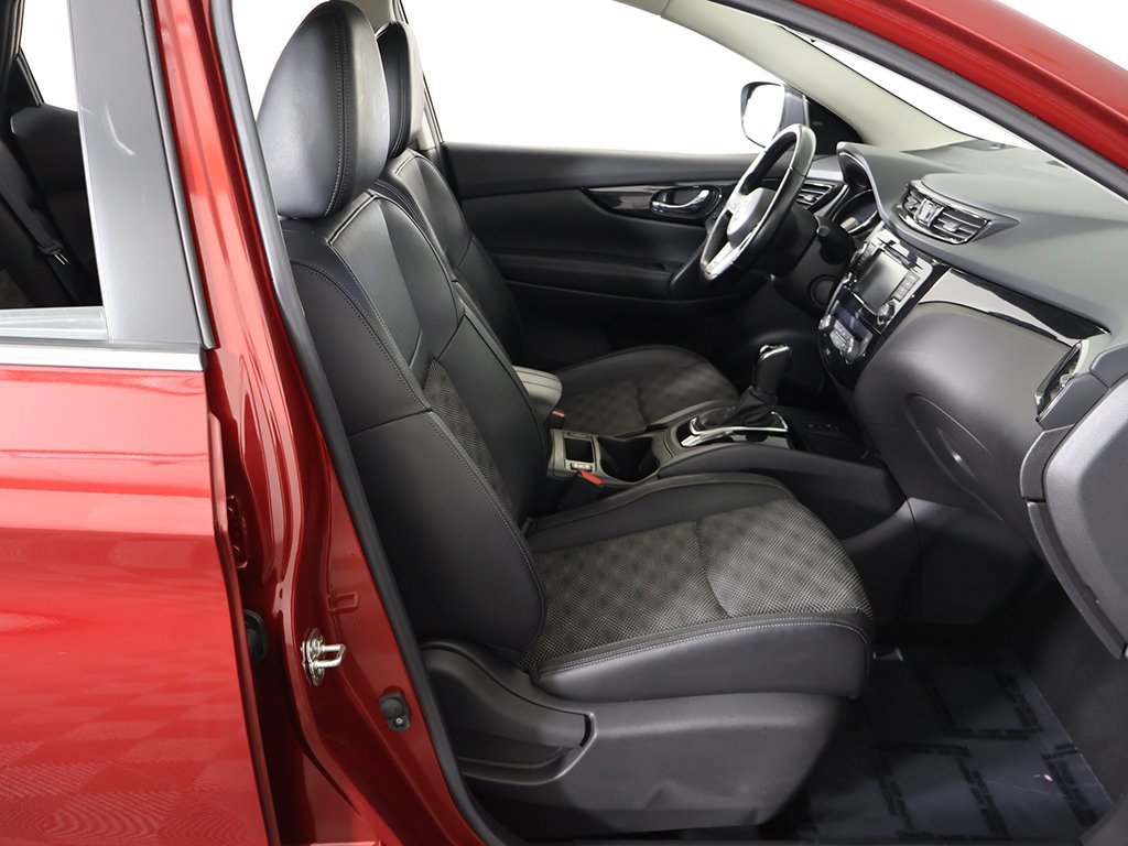 Used 2022 Nissan Rogue Sport SV w/ Technology Package image 32