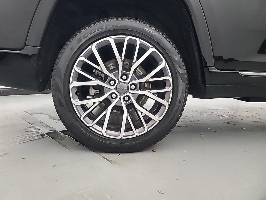 Used 2021 Jeep Grand Cherokee L Summit AWD/4WD image 10