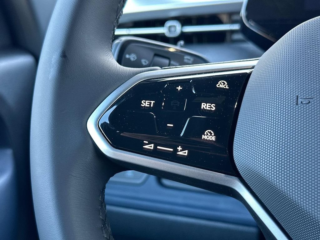 New 2025 Volkswagen ID. Buzz Pro S RWD image 12