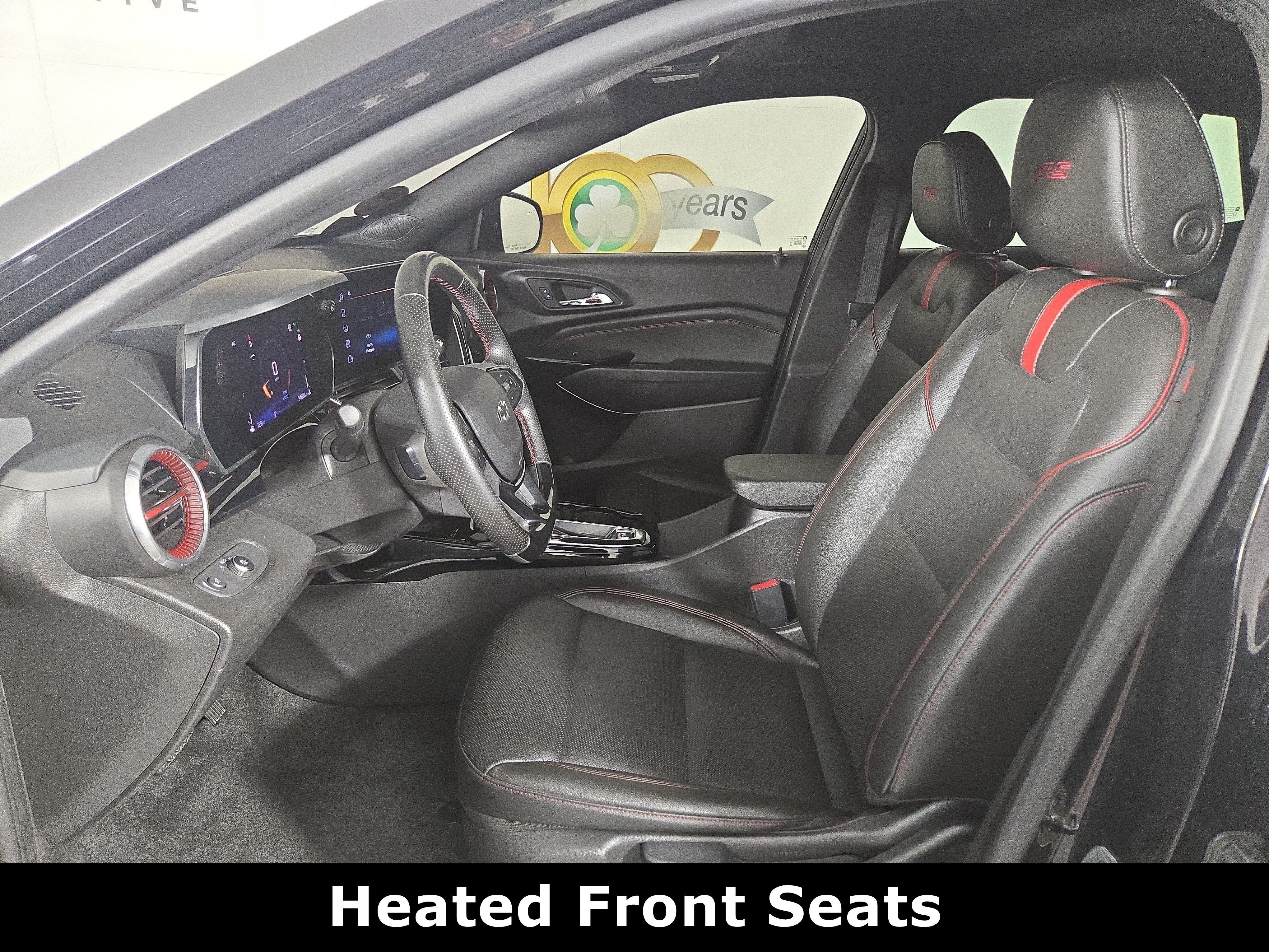 Certified 2025 Chevrolet Trax RS w/ Sunroof Package FWD image 11