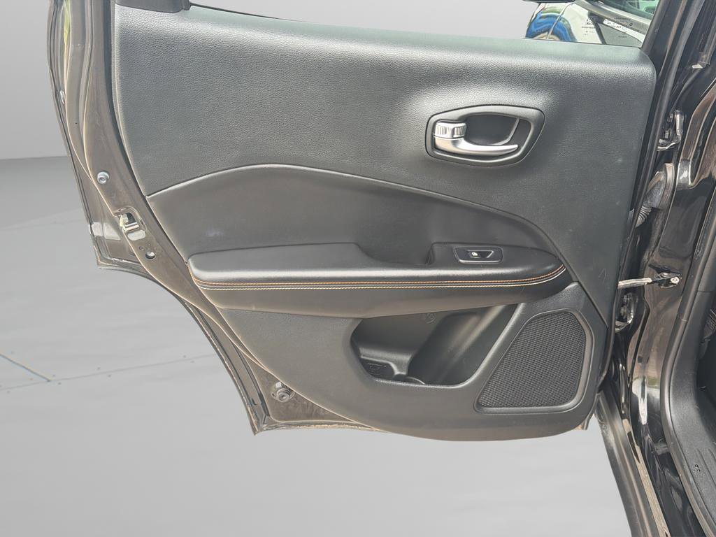 Used 2019 Jeep Compass Latitude image 14