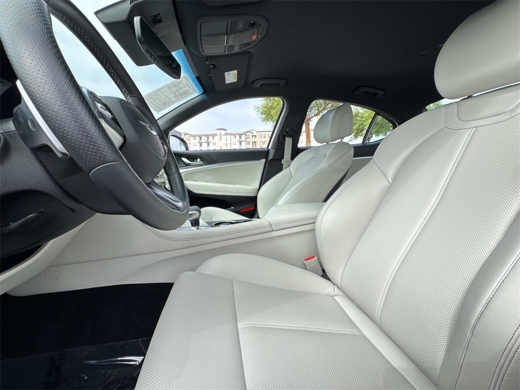 Used 2025 Genesis G70 2.5T image 28