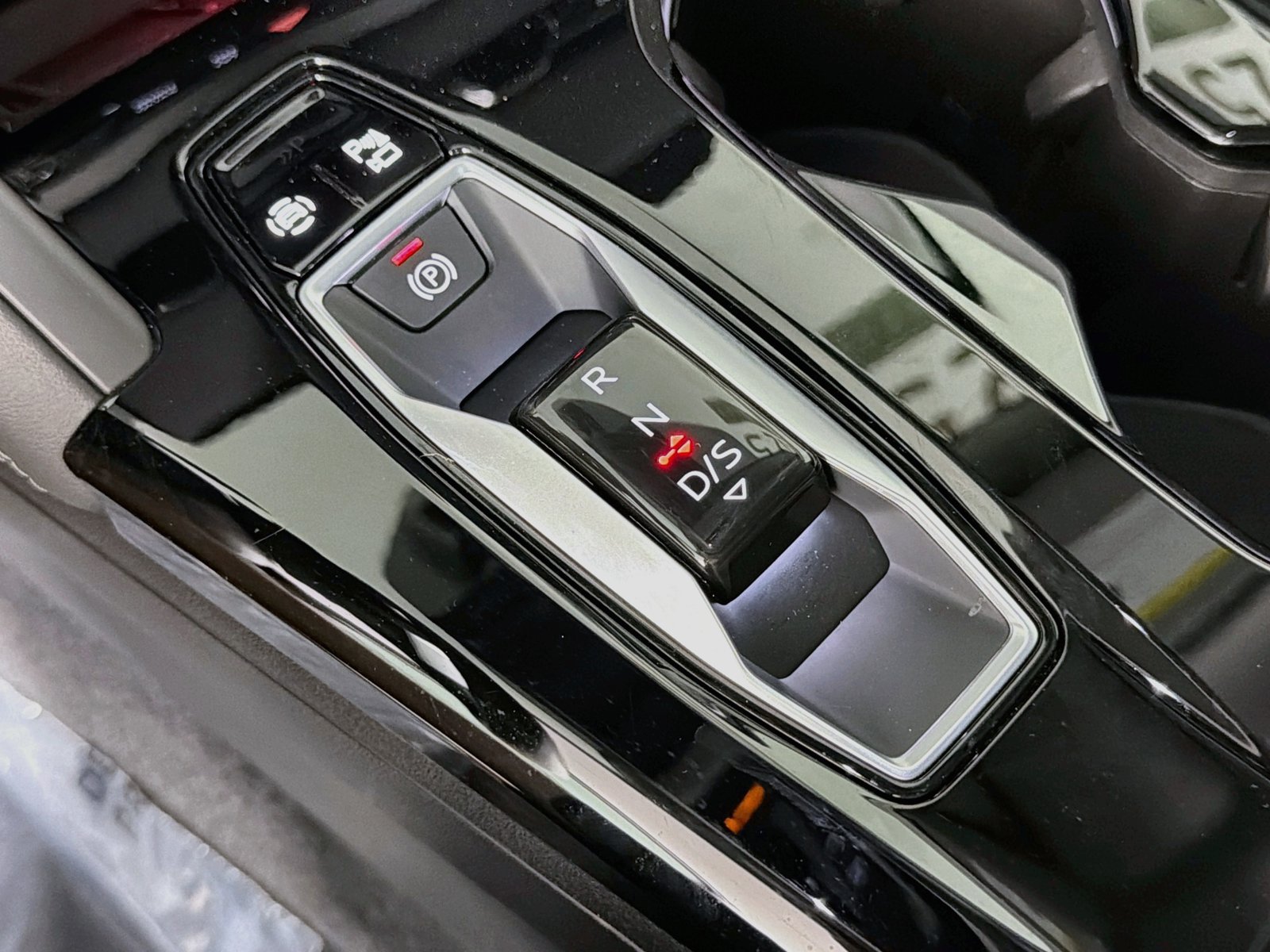 Certified 2025 Audi Q5 Premium AWD/4WD image 16