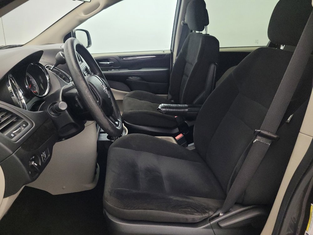 Used 2018 Dodge Grand Caravan SE image 17