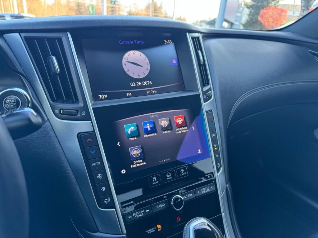 Used 2017 INFINITI Q60 3.0t image 31