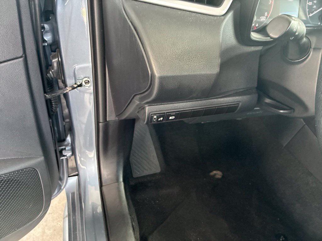 Used 2025 Toyota Corolla LE FWD image 21