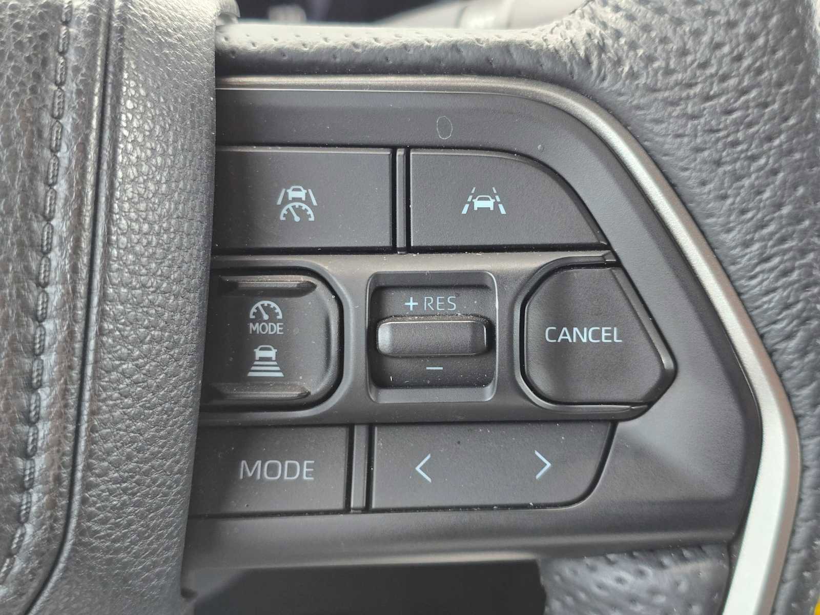 Used 2025 Toyota Tacoma TRD Off-Road w/ TRD Off Road Premium Package image 31