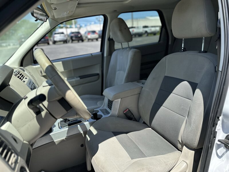 Used 2008 Mercury Mariner 4WD V6 image 10