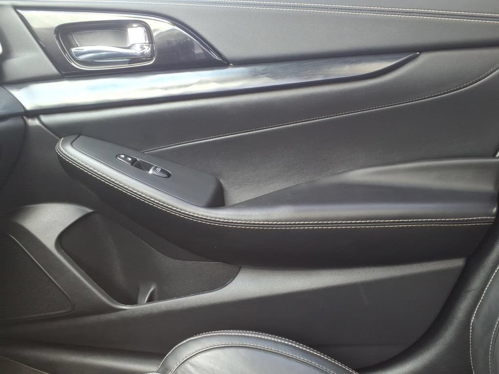 Used 2023 Nissan Maxima Platinum w/ Sport Mat Group FWD image 23